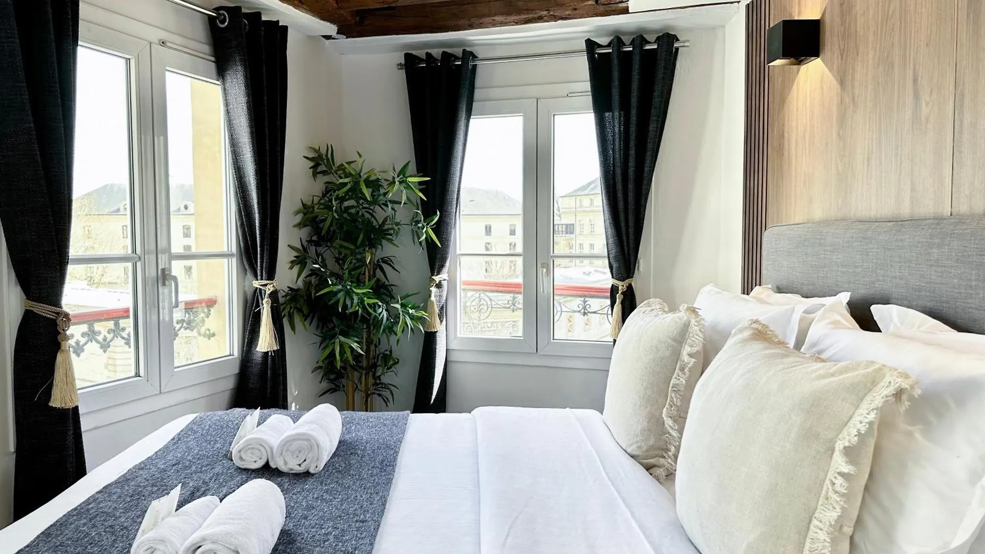 Chic Flat In Pantheon & Luxembourg Garden Apartment